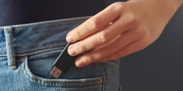 From its Origins in the 1990s to its Global Impact Today: The History of the USB